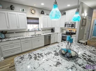 7446 Colonial Dr, Denham Springs, LA 70726