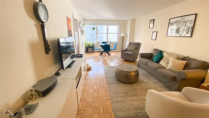 Rented by R New York | media 4