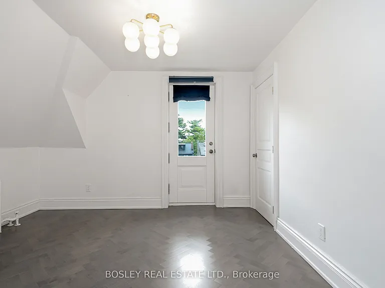 178 High Park Ave #UPPER — Photo 30