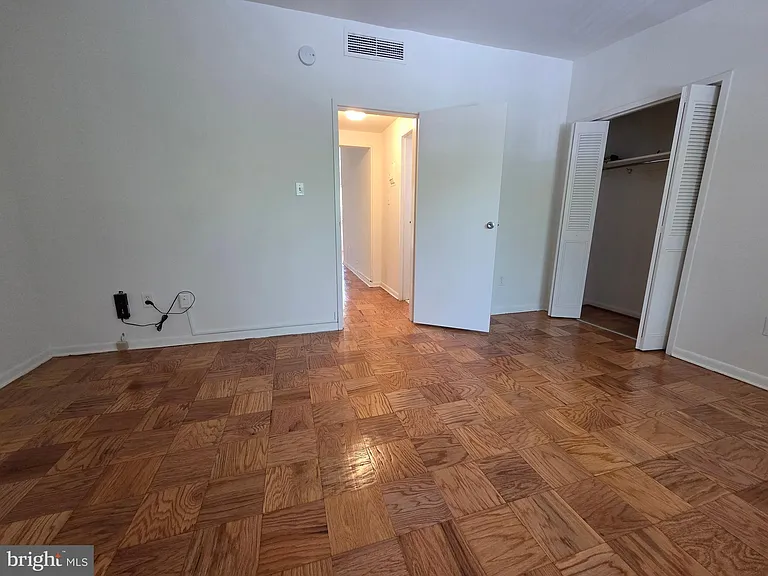 10424 Rockville Pike #402 — Photo 25