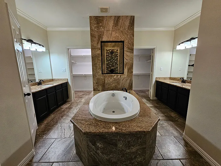 7721 Oak Garden Trl — Photo 21