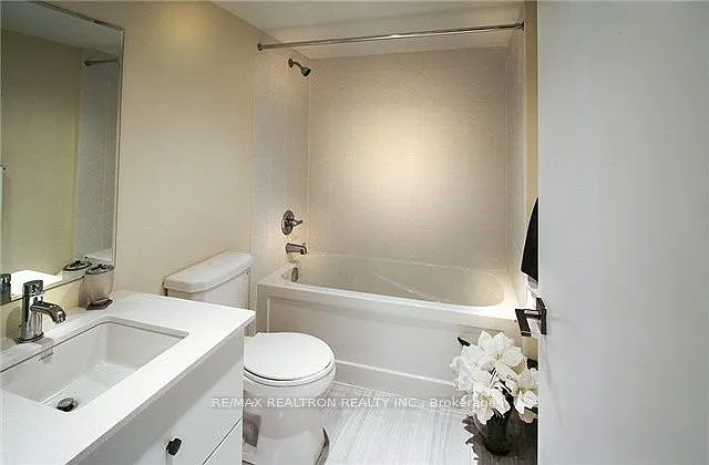 565 Wilson Ave #702W — Photo 8