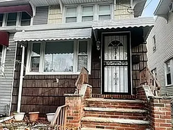 52-85 70th St #1, Maspeth, NY 11378