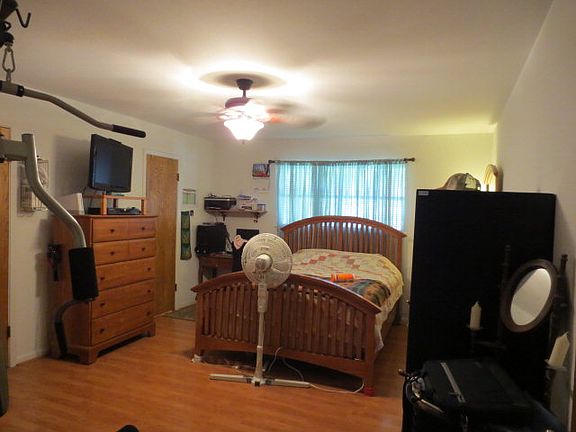 5th image of 102 Nelson St