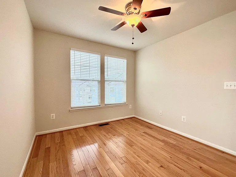 127 Decoverly Dr — Photo 35