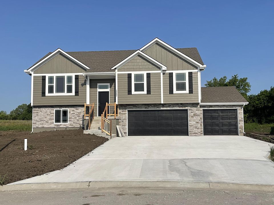 Front of House - 3 Car Garage