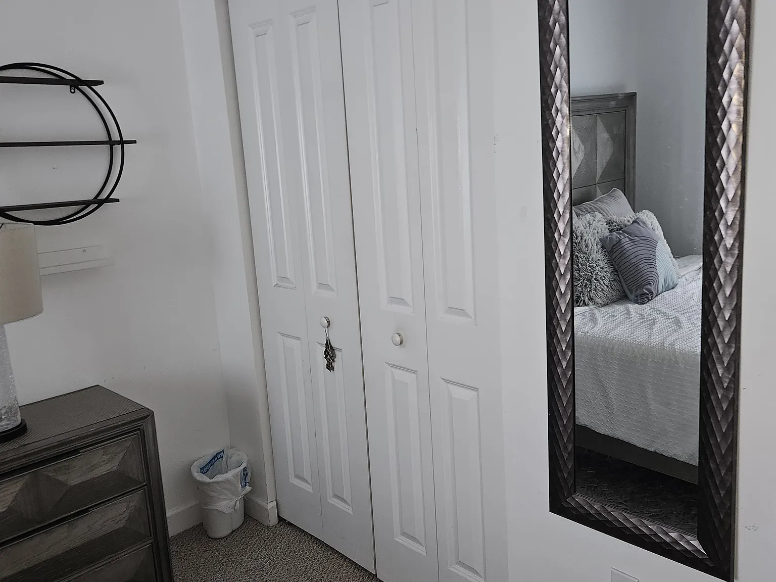 4 bed, 2.5 bath, 2600 sqft, $880 — Photo 3