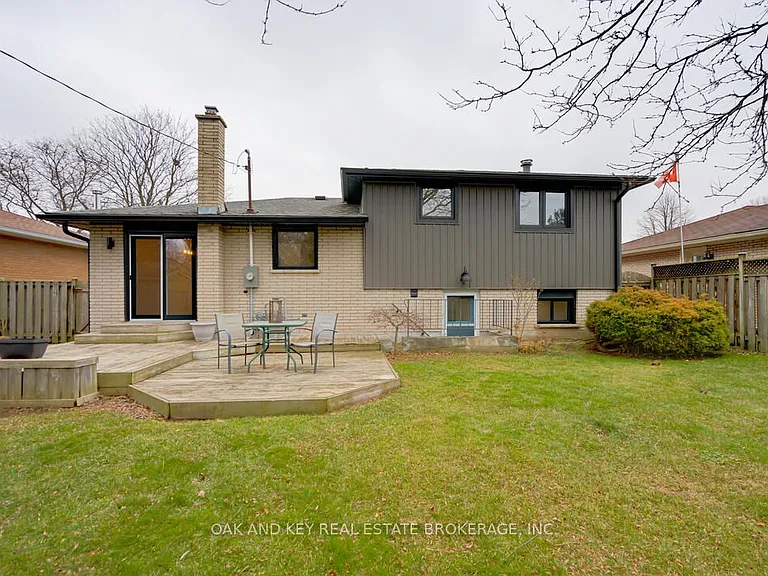 13 Dunwich Dr — Photo 25
