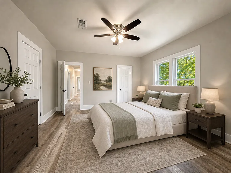 2210 Coggin Ave — Photo 4