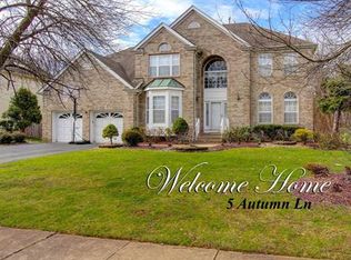 5 Autumn Ln, East Brunswick, NJ 08816
