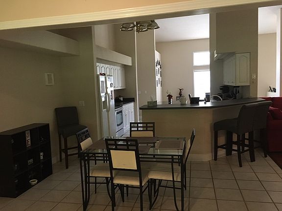 5th image of 225 Charleston Ct