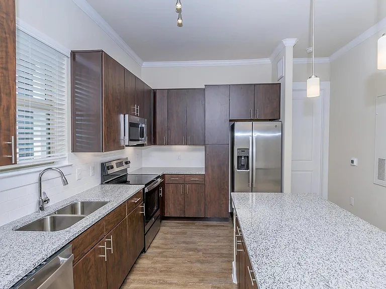 7600 Mason Rd — Photo 1