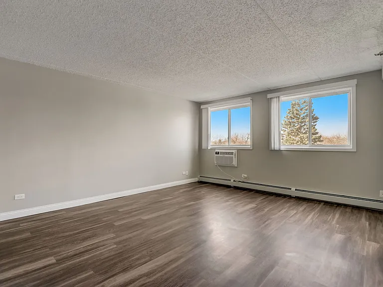 Bartlett Court Apartments — Photo 54