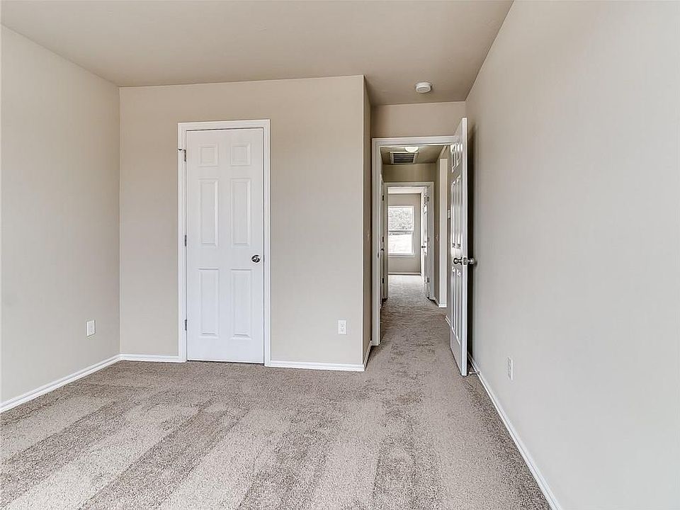 2nd image of 1500 Sandstone