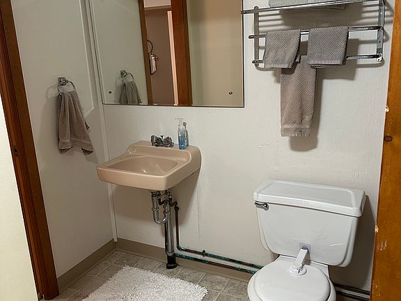 5th image of 403 N 14th St