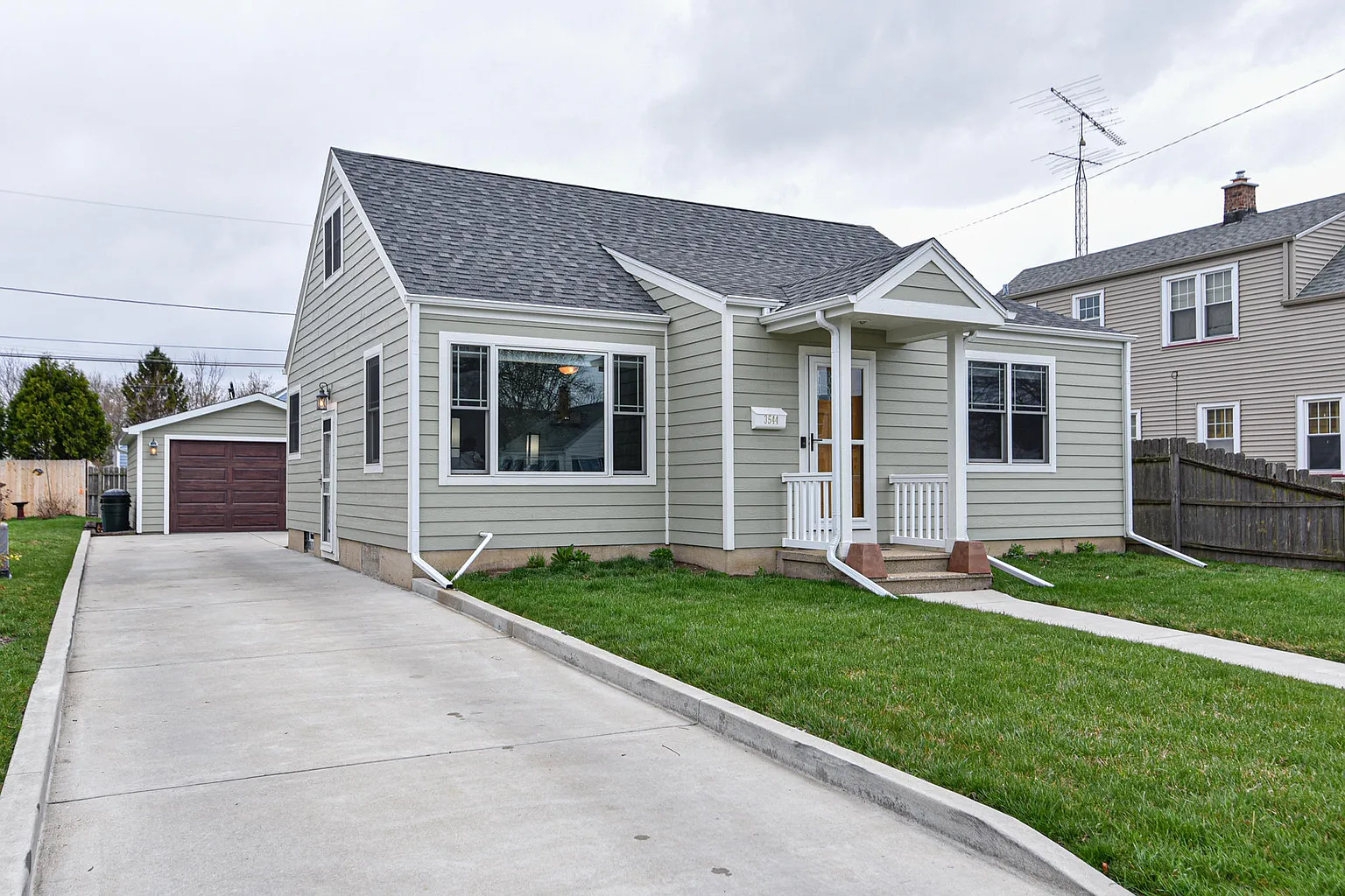 3544 10th Ave photo 1