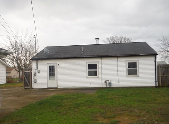 2nd image of 835 Donora Dr