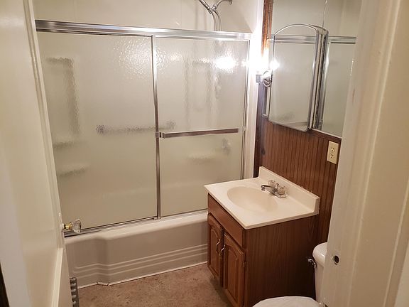 4th image of 46 Vineyard Ave #3
