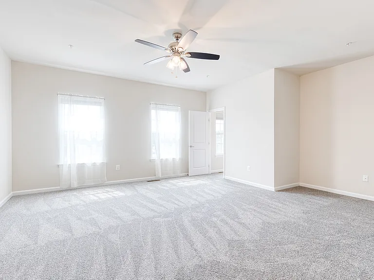365 Chessington Dr — Photo 16