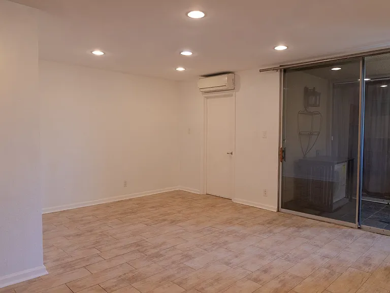 465 S Los Robles Ave #2 — Photo 3