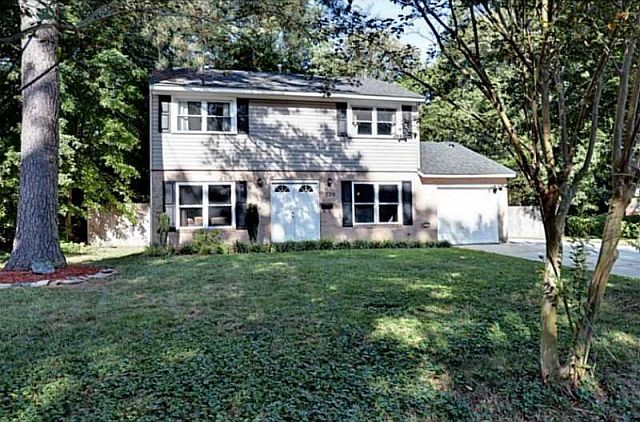 1st image of 729 Roslyn Rd