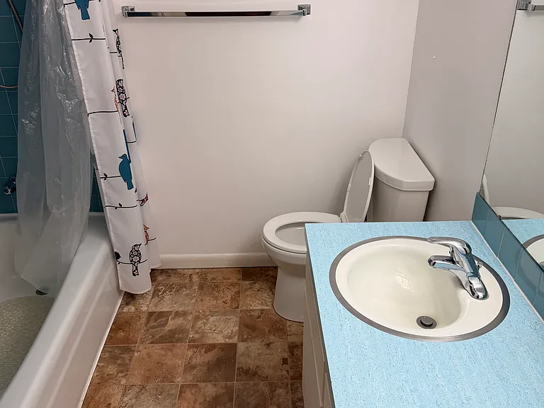 3327 E Locust St — Photo 4