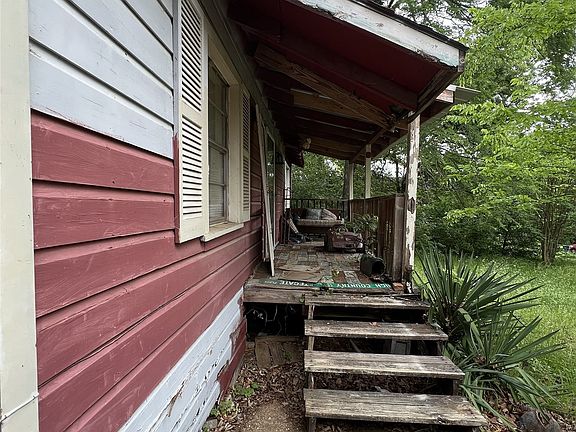 2nd image of 617 Westwind Rd
