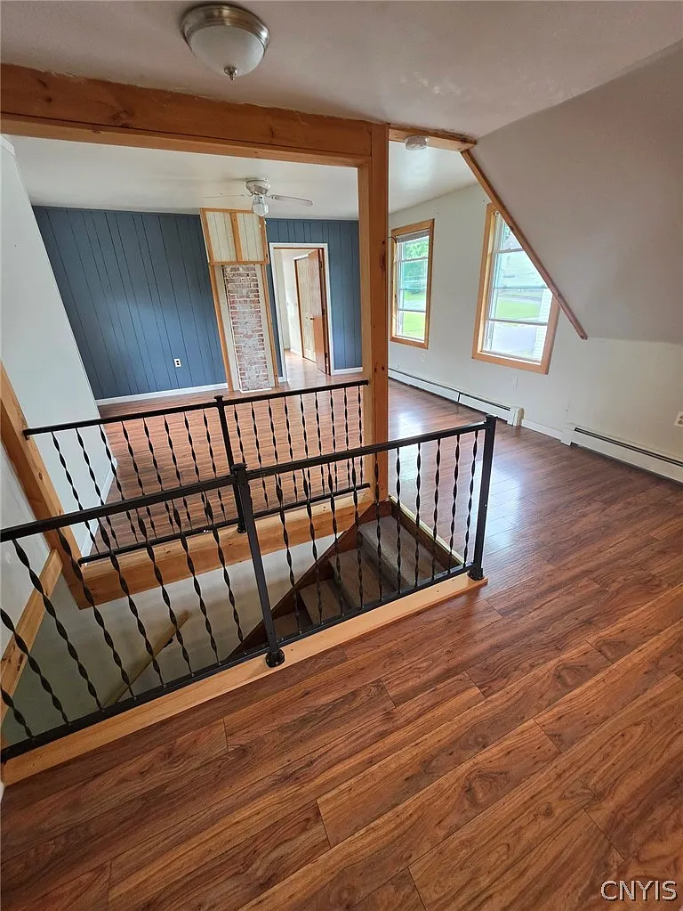 1 bed, 1.0 bath, 2373 sqft, $900 — Photo 4