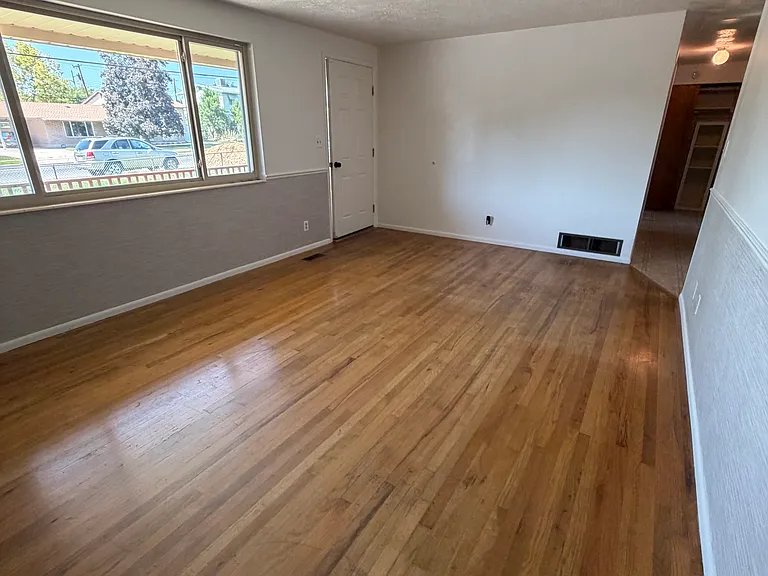 936 Church St — Photo 6