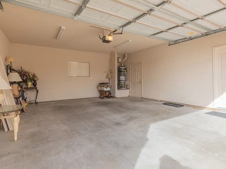 381 N Windsor Dr — Photo 24