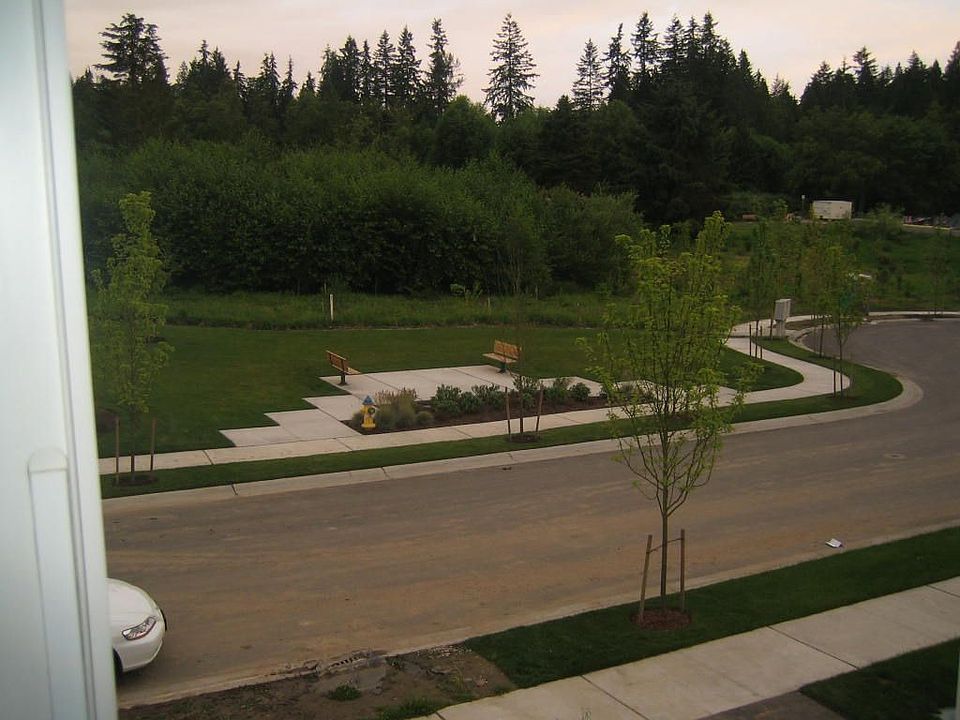 park & nature growth protection area across street & dead end cul-de-sac