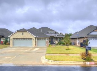 2713 Pebble Creek St, Moore, OK 73160