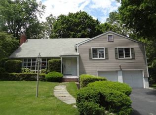 107 Hilary Cir, New Rochelle, NY 10804