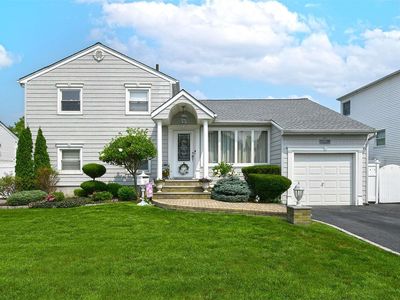 3559 Roanoke Street, Seaford, NY, 11783