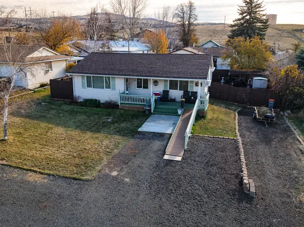 1225 B St, Fossil, OR 97830