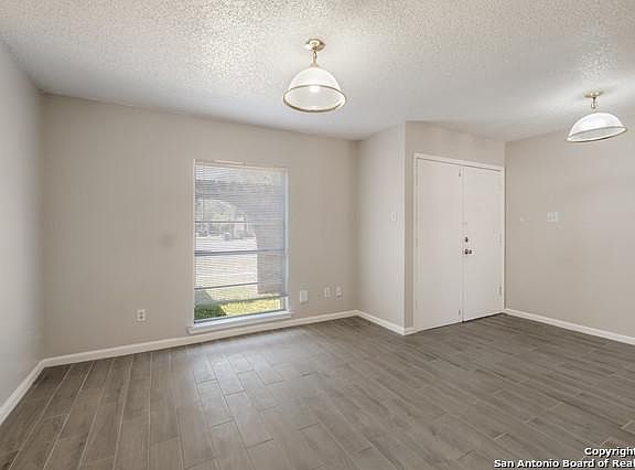 3rd image of 2338 Oriley St