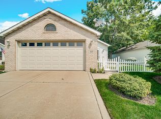 335 Brown Ct, Chesterton, IN