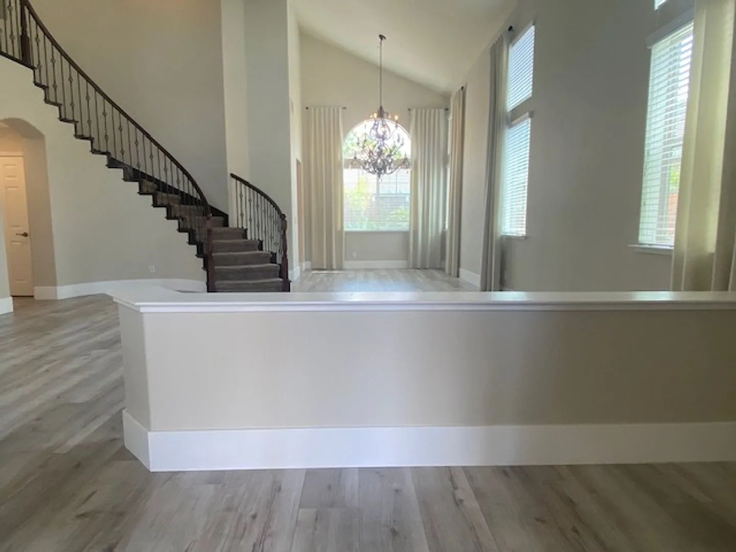 Immaculate home in W. Roseville! — Photo 2