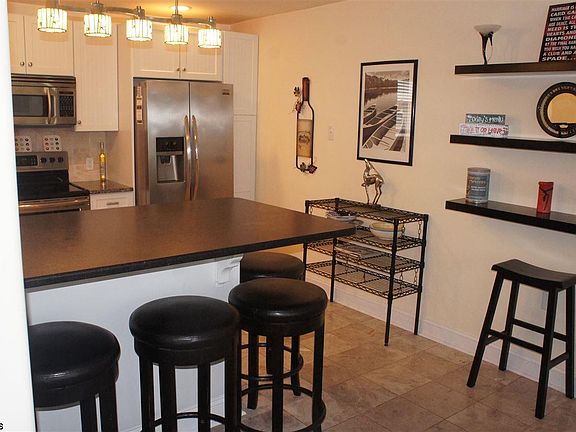 4th image of 127 N Washington Ave APT C