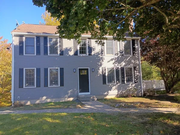 599 Oakhill Ave, Attleboro, MA 02703