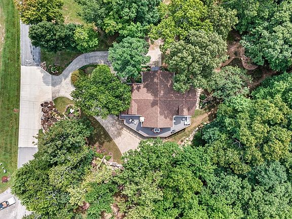 4th image of 335 High Meadow Dr