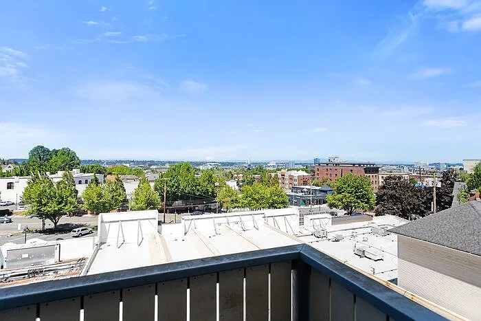 801 SW Green Ave — Photo 32
