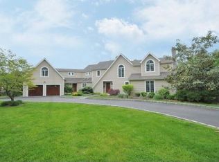 17 Oconnors Ln, Old Tappan, NJ 07675