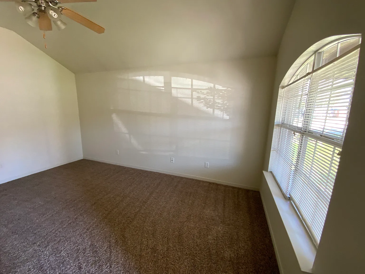 3 bed, 1308 sqft, $1,200 — Photo 3
