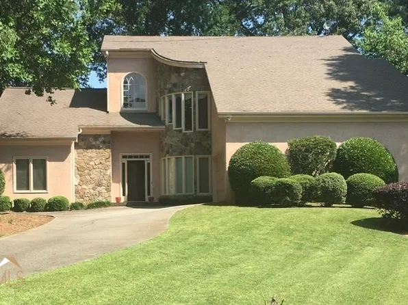 5945 Meadow Brook Ln, Cumming, GA 30040