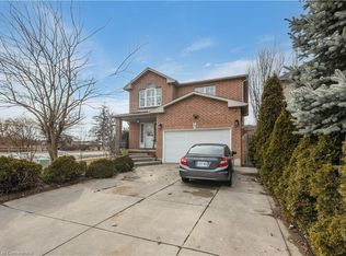70 Massena Dr, Hamilton, ON L9B2J3