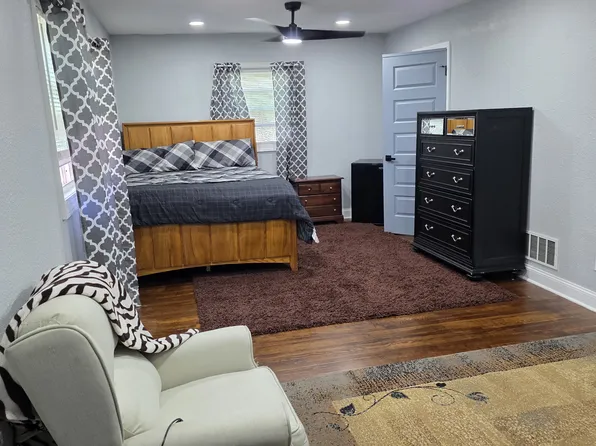 927 11th St, Newport News, VA 23607