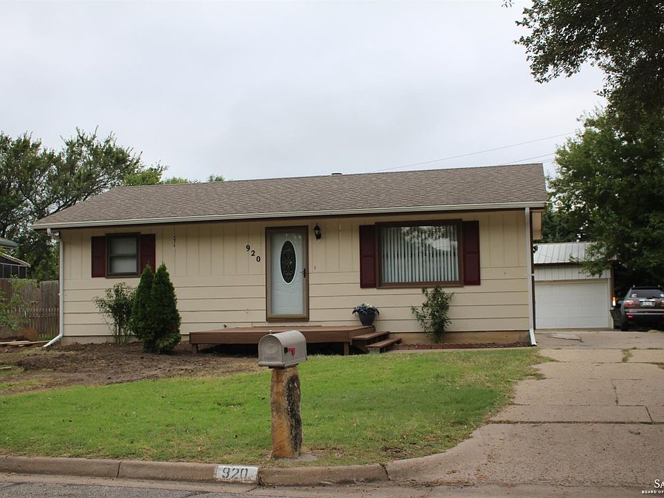 1st image of 920 Willow Dr