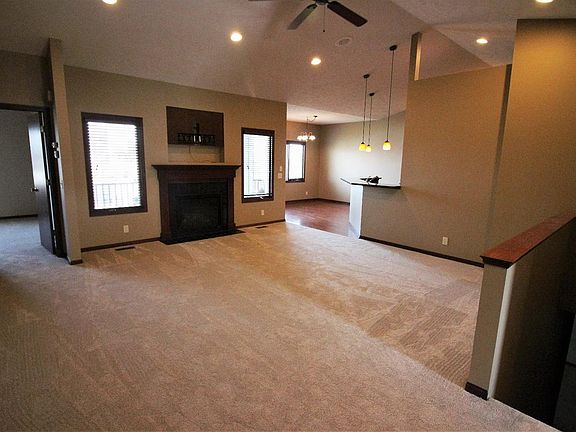5th image of 8850 Berg Dr