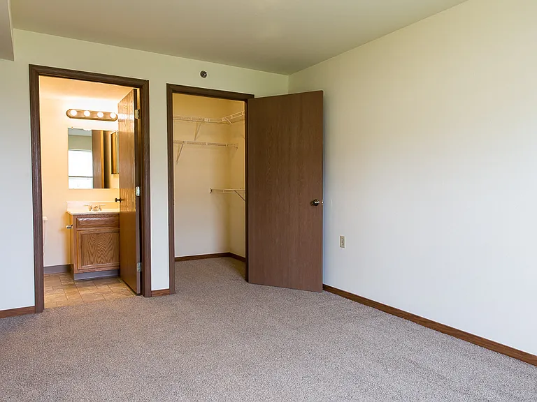 York Creek Apartments — Photo 34